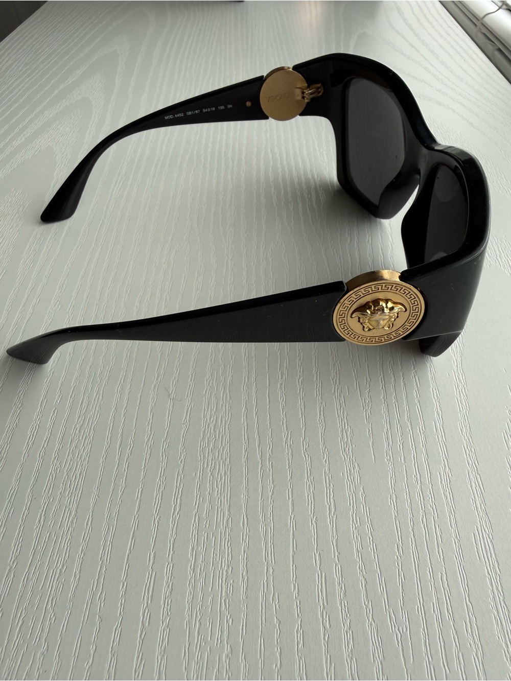 😍 STUNNING Authentic Versace Sunglasses! Model VE-4452 - Picture 3 of 5